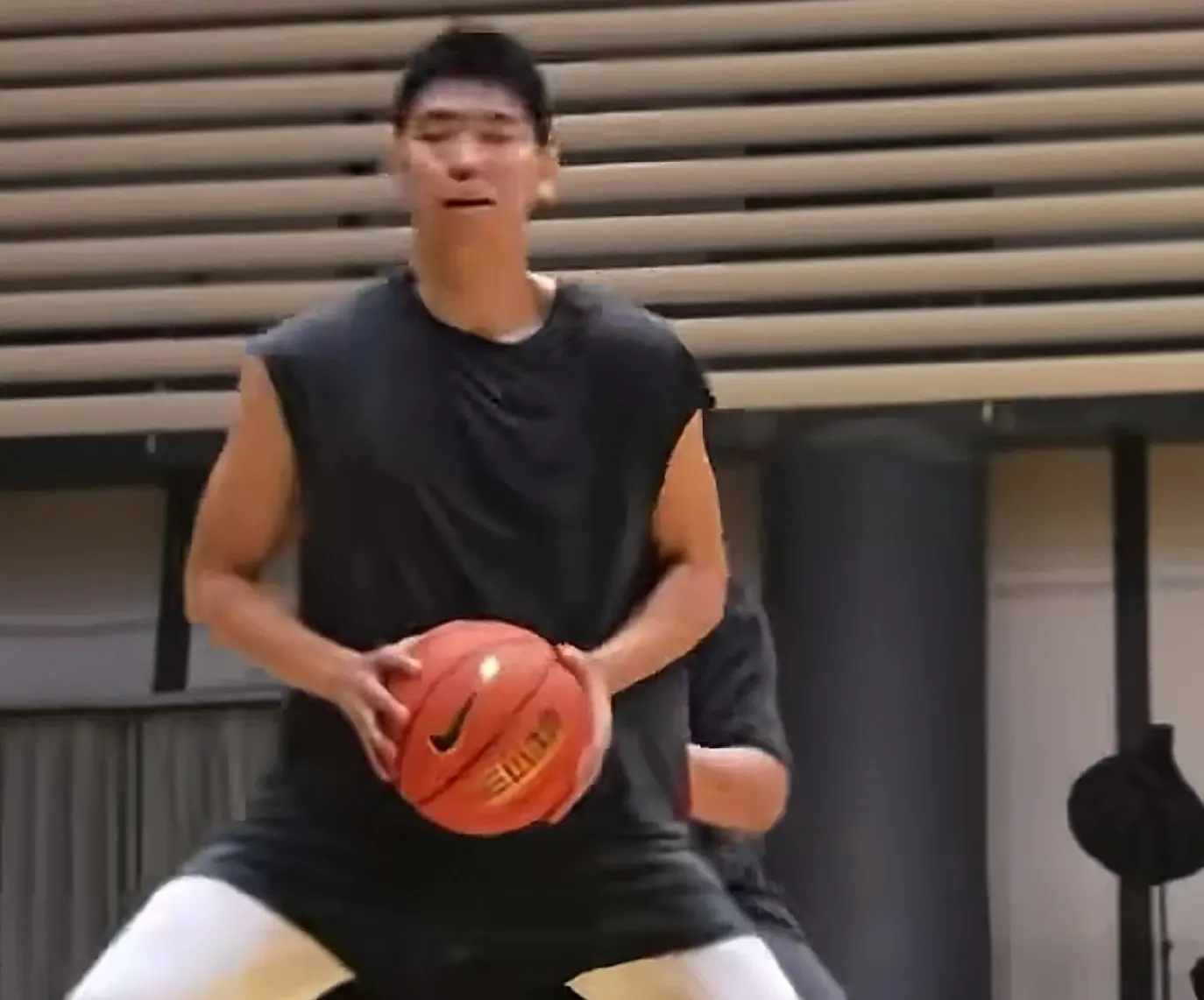 号位的超级, 胡明轩继续, 广东的三叉